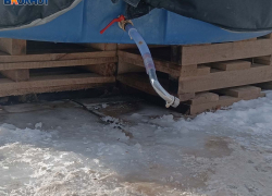 Водная катастрофа в ДНР: пустые обледенелые бочки и сухие краны