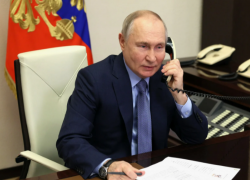 Путин и Трамп провели телефонный разговор