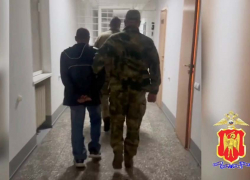Налет на ночной магазин с автоматом закончился фиаско и наручниками