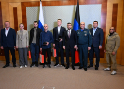 Четырем подросткам из ДНР вручили медали Совета Федерации «За проявленное мужество»