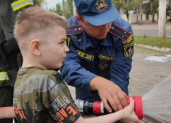 Стать пожарным: малыши ДНР смогли почувствовать себя настоящими спасателями
