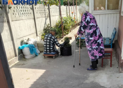 Дедушка без ног освобождает тару: подвоз воды на Лидиевку в Донецке сквозит отчаянием