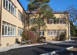 Магаданские специалисты завершают капитальный ремонт самого большого детского сада Ждановки 