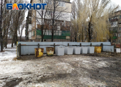 После публикации «Блокнот Донецк», в Горловке убрали свалку во дворе и добавили мусорные контейнеры