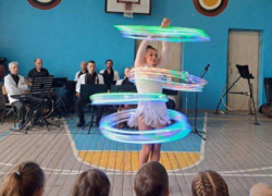 Цирковые артисты приехали к ученикам Марьяновской школы с настоящим представлением  