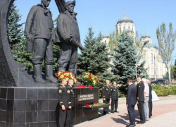 В Макеевке возложили цветы к мемориалу «Подвигу шахтёров Макеевки»