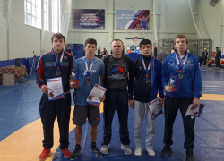 Юные борцы из ДНР везут домой золотые, серебряные и бронзовые медали из Брянска