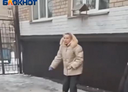 В Кировском районе Донецка малолетки накинулись с оскорблениями на работницу школы