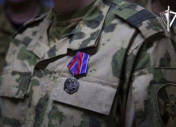 За успешное выполнение боевых задач в ДНР награждены военнослужащие