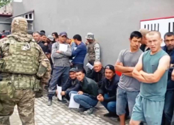 Силовики в ДНР выдворили нелегальных мигрантов за подделку документов и наркотики