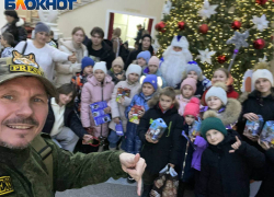 600 билетов и 600 подарков: немцы организовали новогодний праздник для детей в Донецком театре кукол