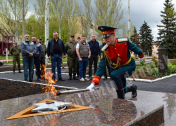 Будет гореть ярко при любой погоде: завершилась реконструкция Вечного огня в Донецке