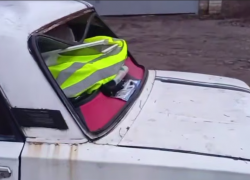  «Ограбление века» в Донецке: У ВАЗ-2101 вынесли стёкла и электронику прямо во дворе 