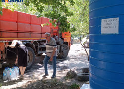 В Донецке и Макеевке отменяют поведёрную раздачу воды населению с машин