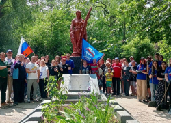 Жители Донецка провели субботник