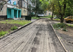 В Макеевке ДНР срывают новый асфальт, а в соседнем посёлке дорог нет 30 лет