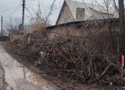 Свалка с 2019 года и дорога в грязи: жители улицы Мичуринской в Донецке просят убрать мусор