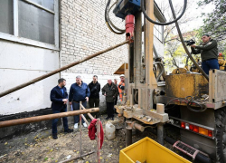 Девять новых скважин начали бурить в Донецке для обеспечения котельных водой