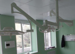 Профессиональное освещение для операций и современная отделка помещений: в Докучаевске завершается реконструкция хирургического отделения 