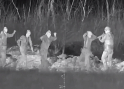Сопротивление бесполезно: Боевики киевской хунты сдаются в плен под Часов Яром
