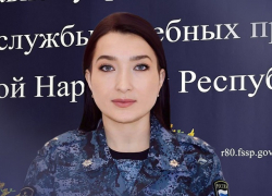 В Макеевке пристав пресекла попытку пронести наркотики в здание суда