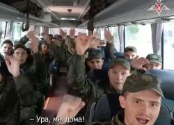«Мы дома»: молодые российские военнослужащие освобождены из украинского плена