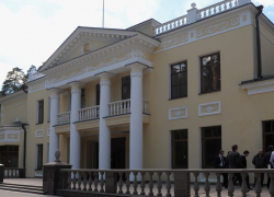 В резиденции Путина появилась фотография с памятником из ДНР