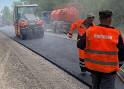 Специалисты из Пензы ремонтируют участок дороги  «Амвросиевка–Тельманово–Мариуполь»: 250 тонн асфальта уже уложено