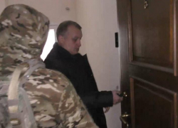 Сотрудники УФСБ по ДНР задержали за мародерство экс-мэра Макеевки и провели обыски у него дома