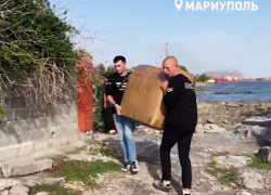 «Уезжала в тапочках и халате»: «Народный фронт» привез в Мариуполь помощь для жителей Суджи