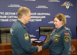 Более 1300 сотрудников МЧС ДНР получили награды в честь Дня пожарной охраны