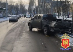 В Донецке пикап насмерть сбил двух пешеходов на тротуаре