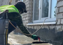 «Помощь Донбассу идет»: местные жители высказались по поводу первого за 30 лет капремонта в старобешевской больнице 