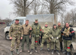 Нашим солдатам привезли долгожданные посылки от родственников и гуманитарную помощь 