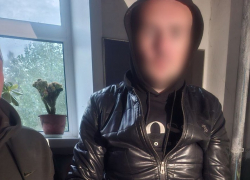 Полицейские поймали двух закладчиков со свертками в Макеевке