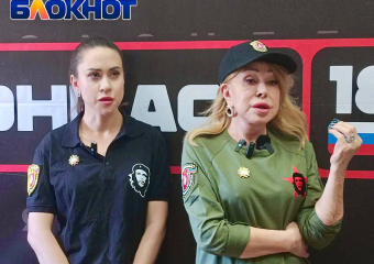 «Железные люди живут в Донбассе!»: легенда шансона Любовь Успенская с дочерью приехали в Донецк