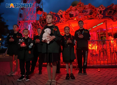 Одинокие игрушки на «кровавом» аттракционе: в Донецке вспомнили 247 убитых войной детей