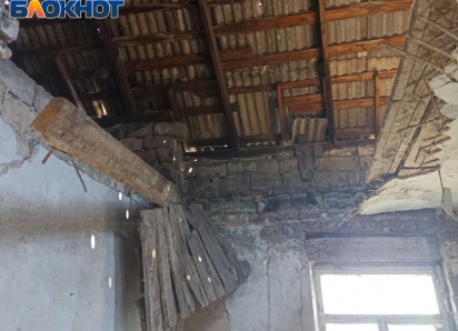 Упали перекрытия: из-за бездействия властей дом в Макеевке разваливается на куски