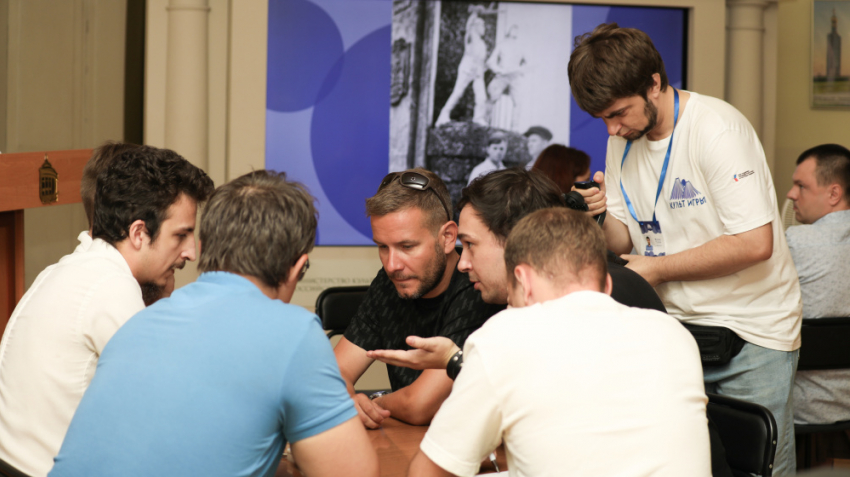 В Донецке провели «Эрудит-баттл» на знание истории Донбасса