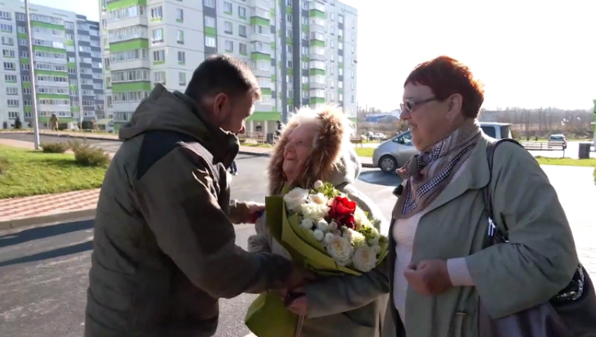 100-летняя бабушка из ДНР получила двухкомнатную квартиру в Мариуполе