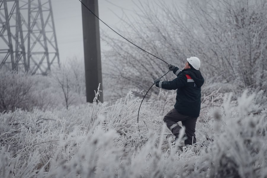 116 тысяч жителей ДНР остаются без электроэнергии из-за повторного ледяного дождя
