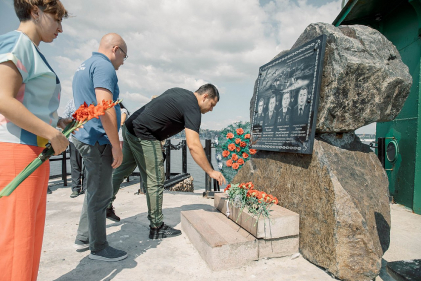 В Мариуполе почтили память моряков-новороссийцев, погибших при выполнении задач СВО