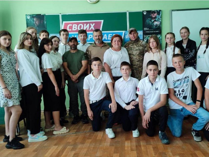  Бойцы «Пятнашки» рассказали школьникам Макеевки о причинах конфликта на Донбассе  