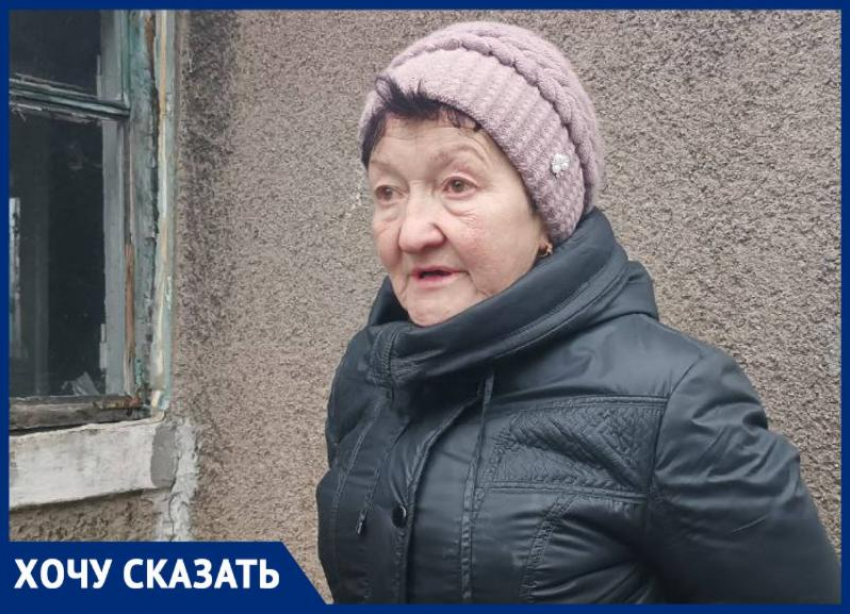 Родственники выгнали жительницу Донецка из дома и теперь она ютится в школьной подсобке
