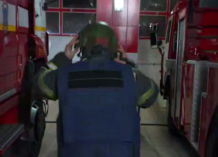 «Мама сказала надеть»: трогательное видео ко Дню матери записали пожарные Донецка