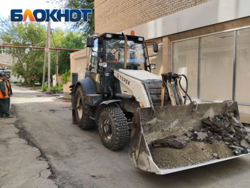 Булыжники в центре Донецка заменили новым асфальтом
