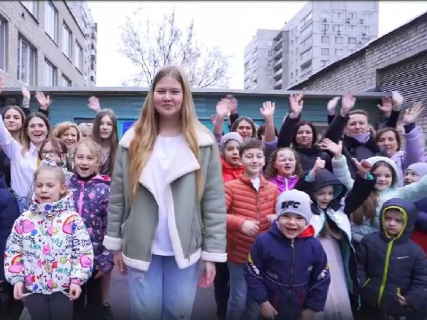 Миллион рублей на развитие школы: Донецкий лицей №12 победил в Большой игре среди 36-ти стран 