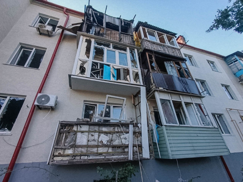 Жилой дом разрушен в Мариуполе после удара ВСУ этой ночью