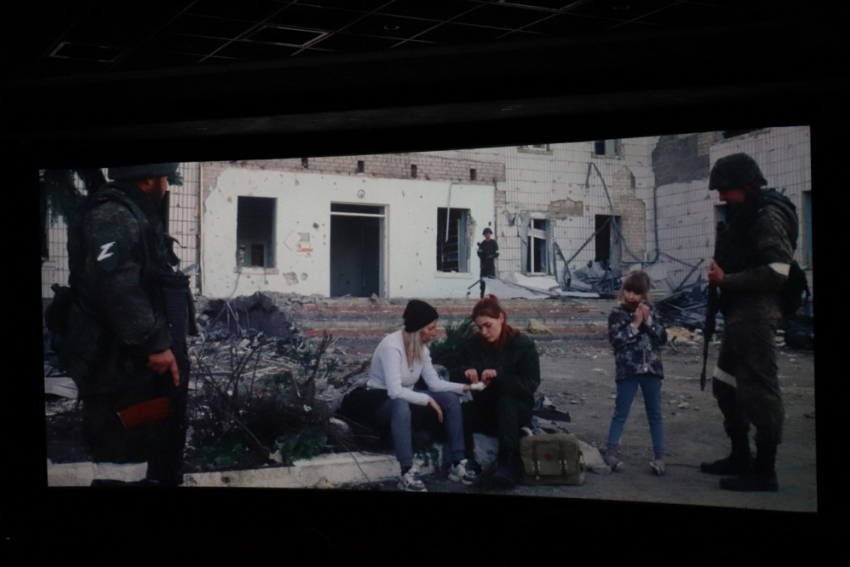 «Этот запах, кровь на стенах – все было в реальности»: состоялся предпремьерный показ фильма о событиях в Мариуполе и Волновахе