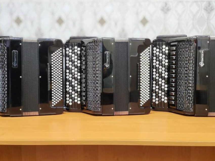 Новые музыкальные инструменты и оборудование на 3,7 миллионов рублей получил Донецкий колледж культуры и искусств 